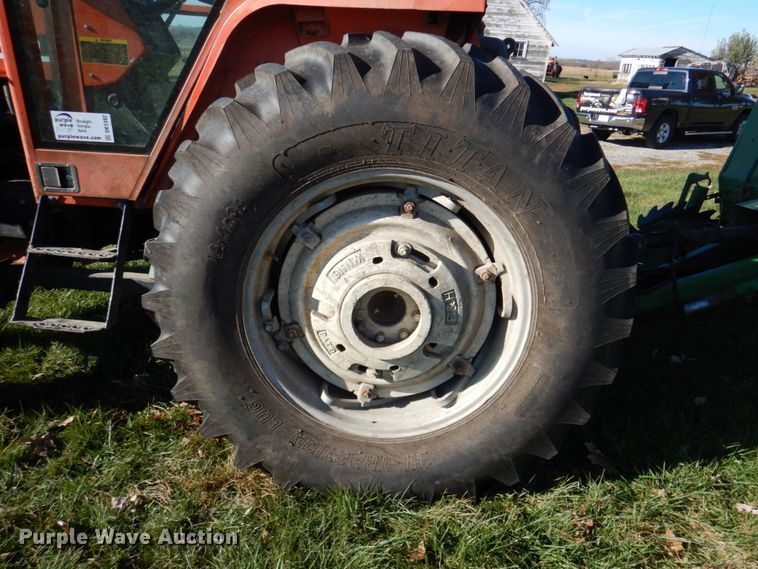 image for item DK1382 1982 Allis Chalmers 6080  tractor