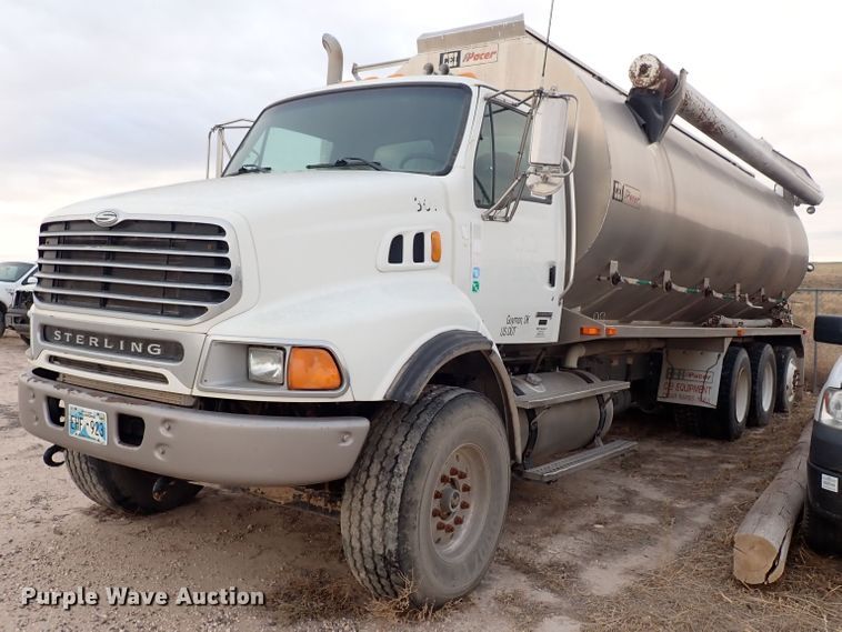 image for item DL6133 2006 Sterling LT9500  feed delivery truck