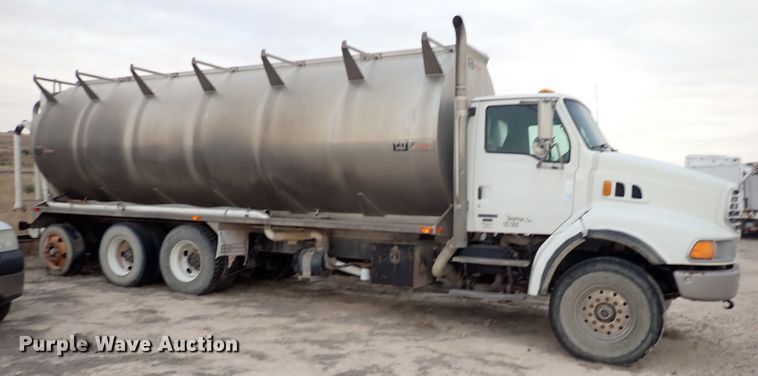 image for item DL6133 2006 Sterling LT9500  feed delivery truck