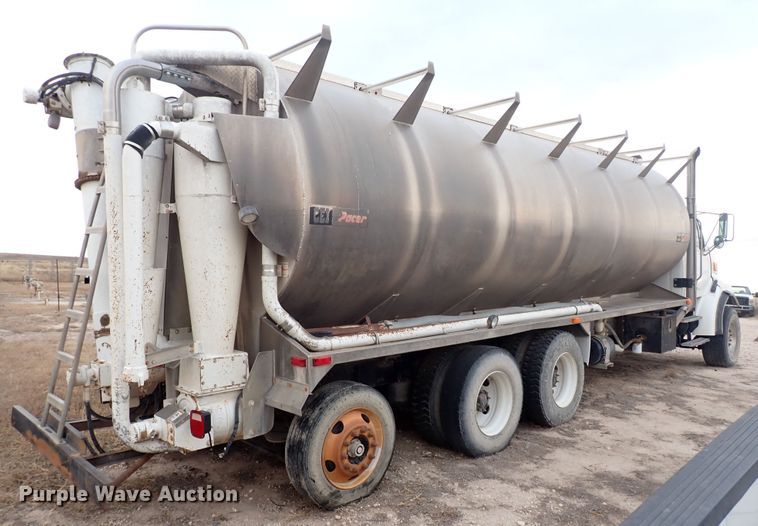 image for item DL6133 2006 Sterling LT9500  feed delivery truck