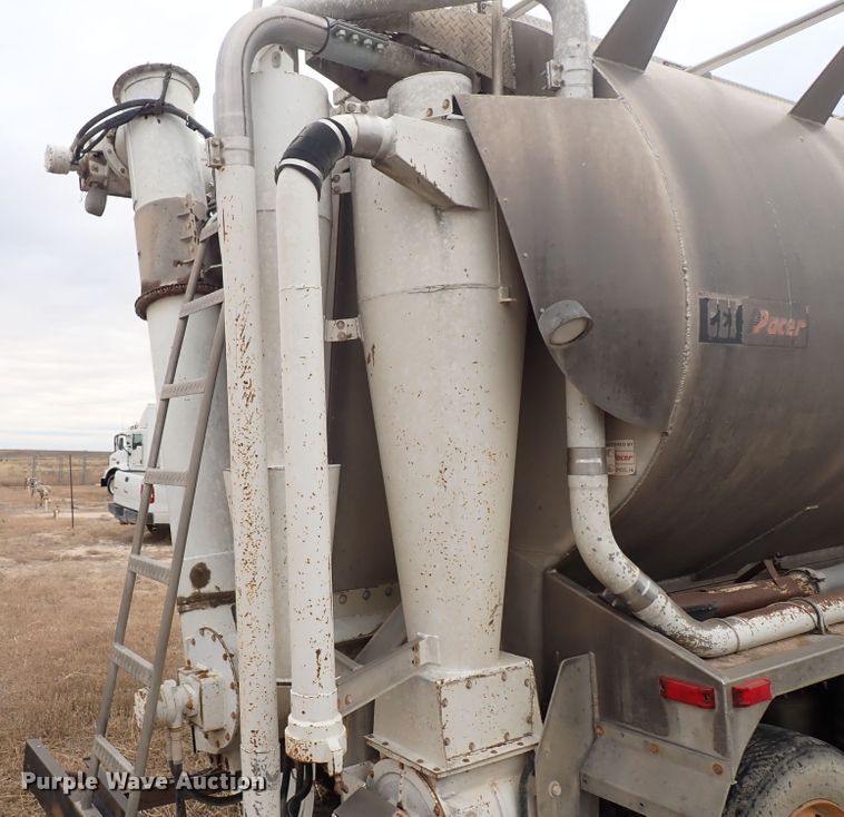 image for item DL6133 2006 Sterling LT9500  feed delivery truck