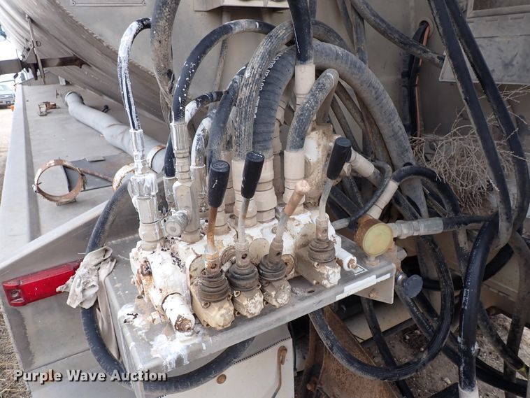 image for item DL6133 2006 Sterling LT9500  feed delivery truck