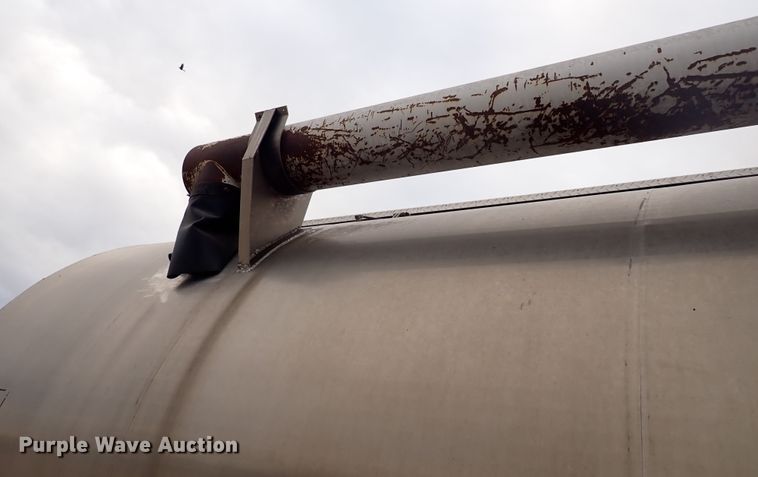 image for item DL6133 2006 Sterling LT9500  feed delivery truck