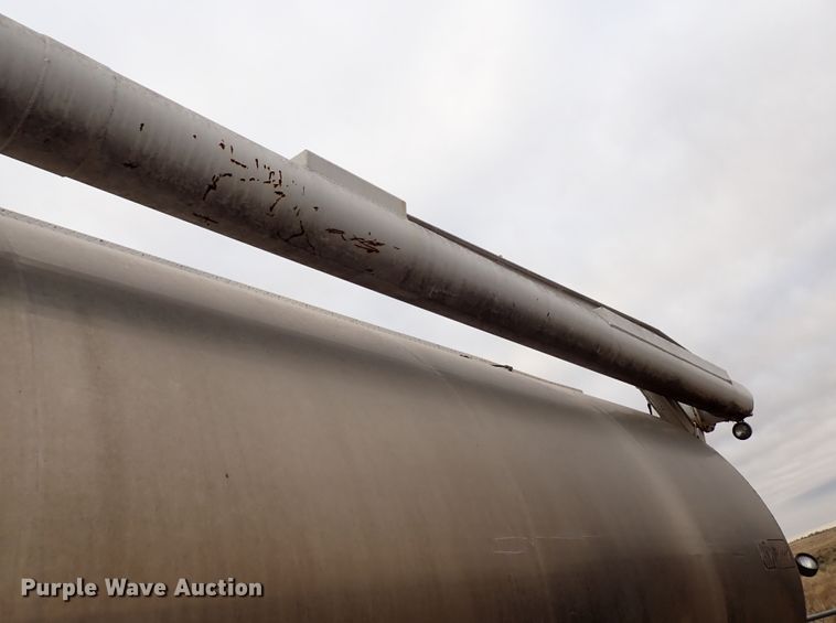 image for item DL6133 2006 Sterling LT9500  feed delivery truck