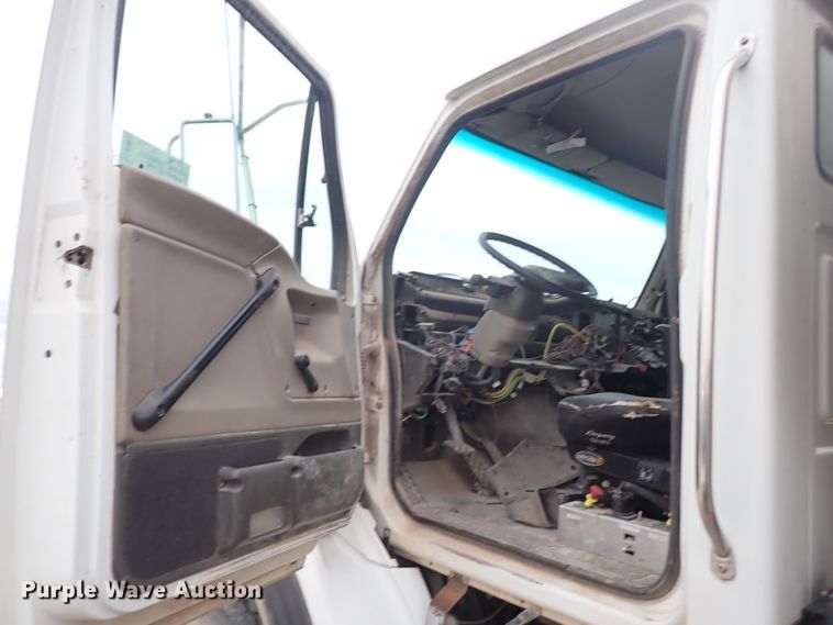 image for item DL6133 2006 Sterling LT9500  feed delivery truck