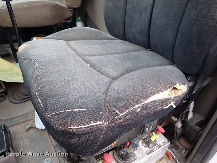 image for item DL6133 2006 Sterling LT9500  feed delivery truck