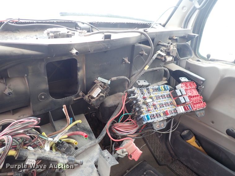 image for item DL6133 2006 Sterling LT9500  feed delivery truck