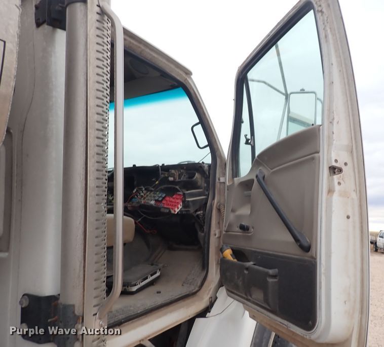 image for item DL6133 2006 Sterling LT9500  feed delivery truck