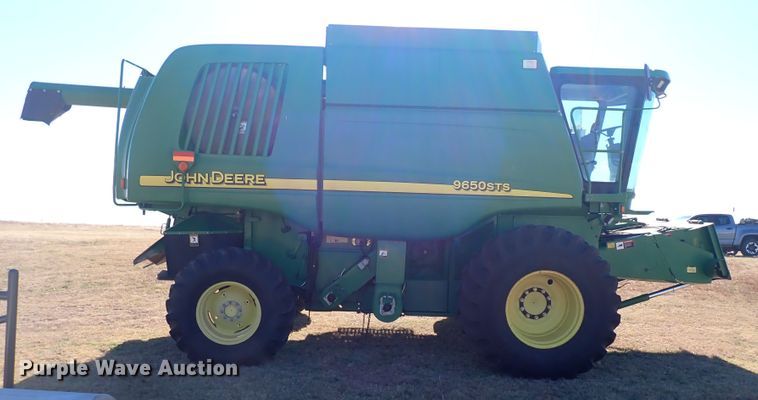 image for item DL6174 2002 John Deere 9650STS  combine