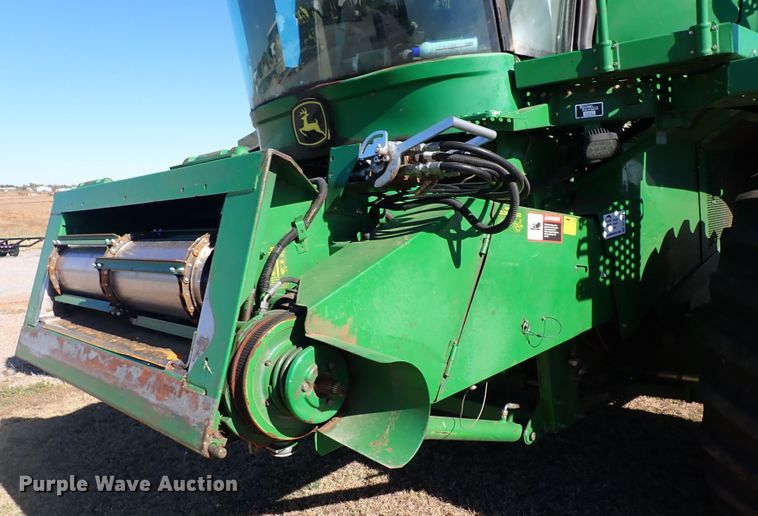 image for item DL6174 2002 John Deere 9650STS  combine