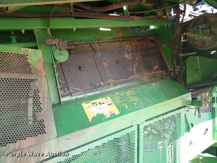 image for item DL6174 2002 John Deere 9650STS  combine