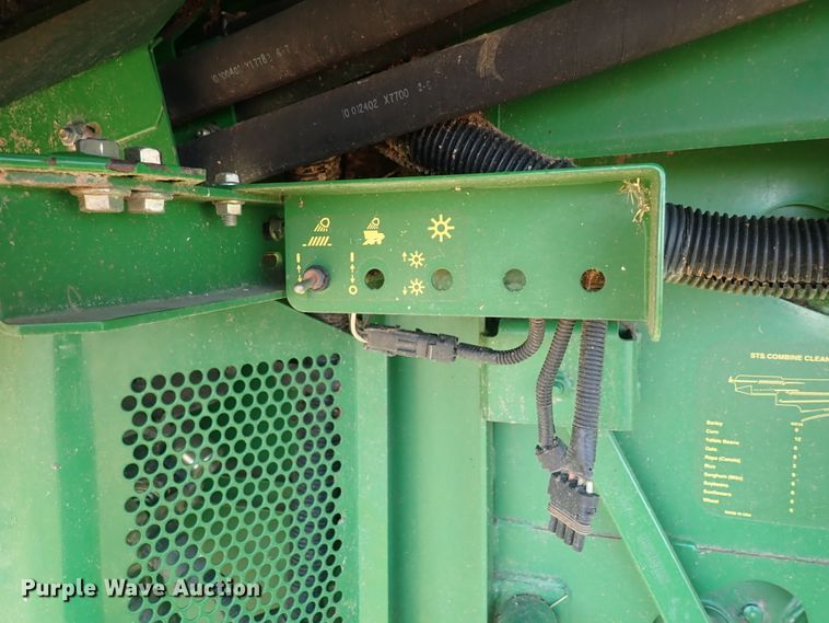image for item DL6174 2002 John Deere 9650STS  combine