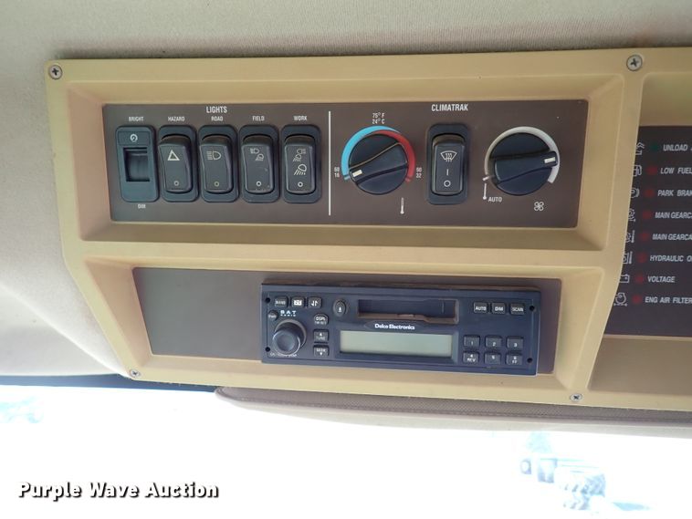 image for item DL6174 2002 John Deere 9650STS  combine