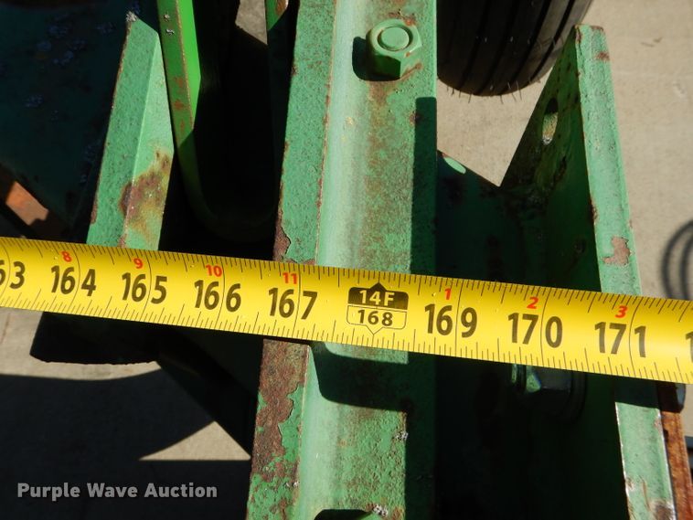 image for item DM0678 John Deere E0900  V-ripper