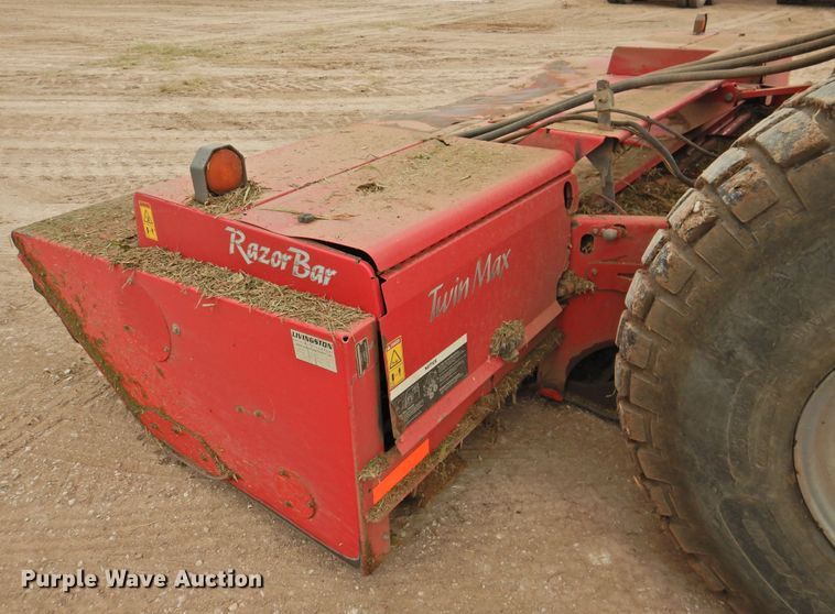 image for item DN0056 2014 Massey Ferguson WR9870  windrower