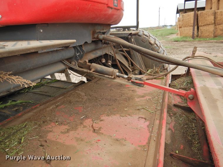 image for item DN0056 2014 Massey Ferguson WR9870  windrower