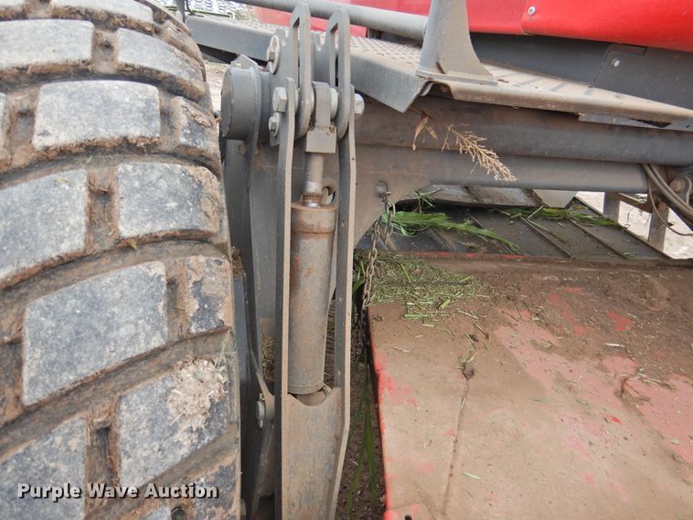 image for item DN0056 2014 Massey Ferguson WR9870  windrower