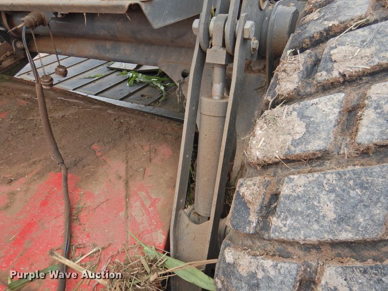 image for item DN0056 2014 Massey Ferguson WR9870  windrower