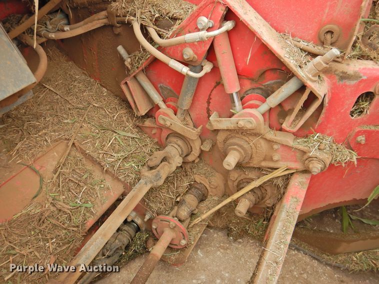 image for item DN0056 2014 Massey Ferguson WR9870  windrower