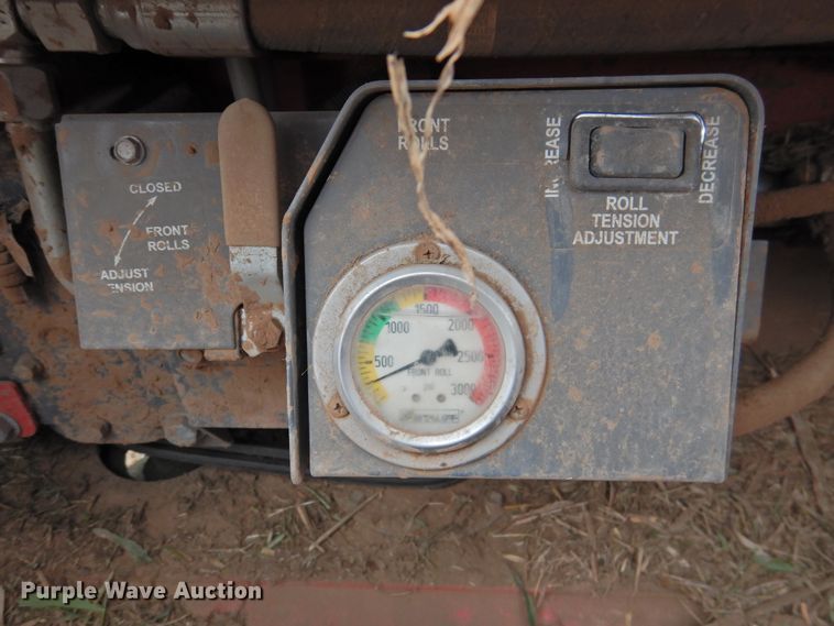 image for item DN0056 2014 Massey Ferguson WR9870  windrower