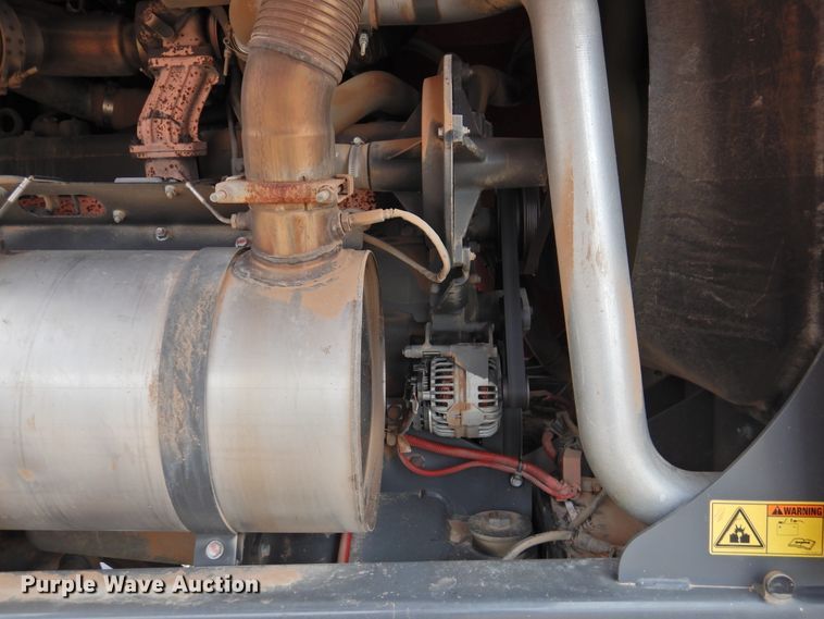 image for item DN0056 2014 Massey Ferguson WR9870  windrower