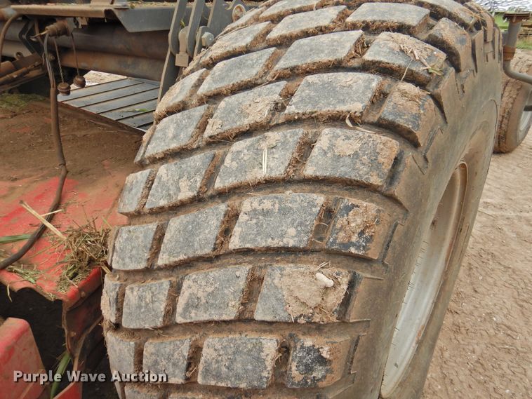 image for item DN0056 2014 Massey Ferguson WR9870  windrower