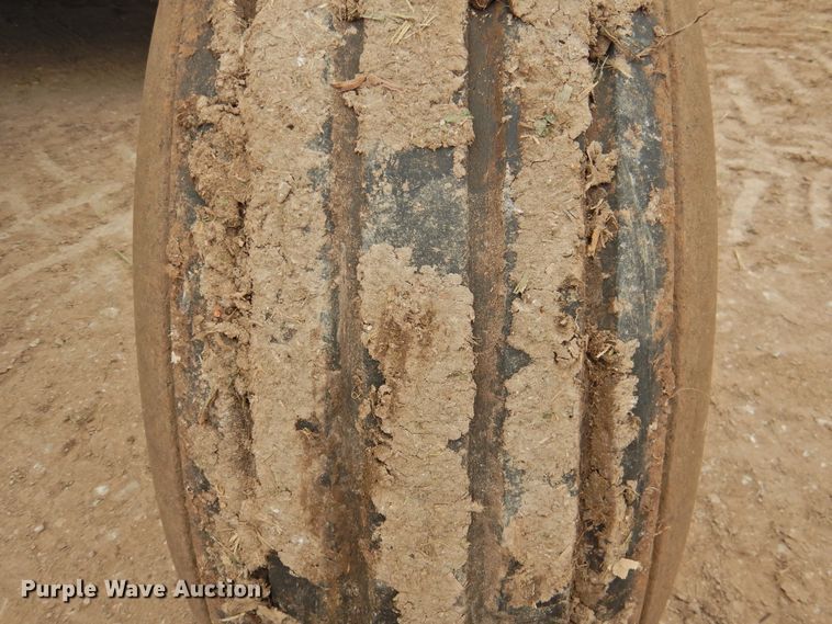 image for item DN0056 2014 Massey Ferguson WR9870  windrower