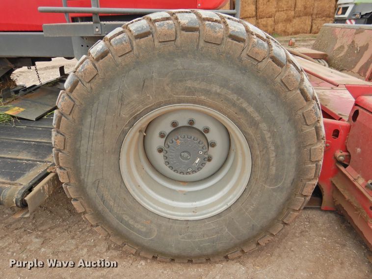 image for item DN0056 2014 Massey Ferguson WR9870  windrower