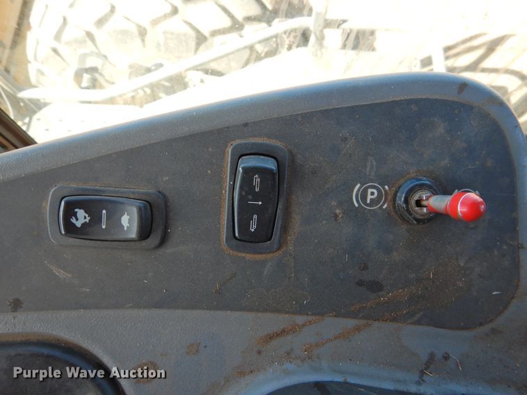 image for item DN0060 2014 Challenger WR9870  windrower