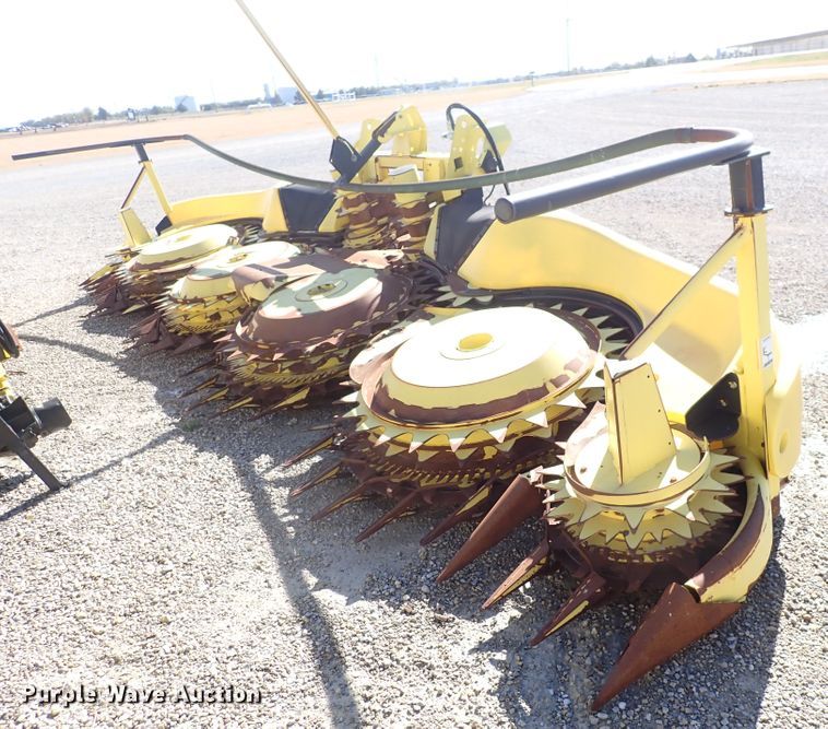 image for item DN2194 2016 John Deere 770  rotary forage head