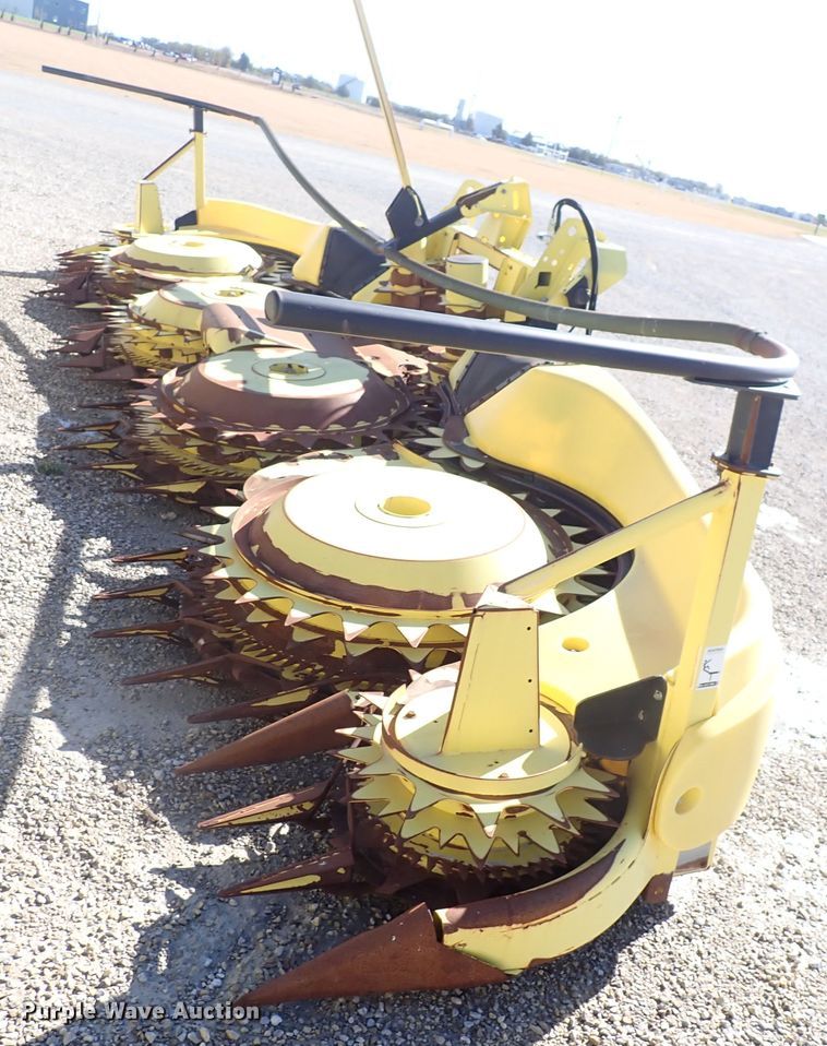 image for item DN2194 2016 John Deere 770  rotary forage head