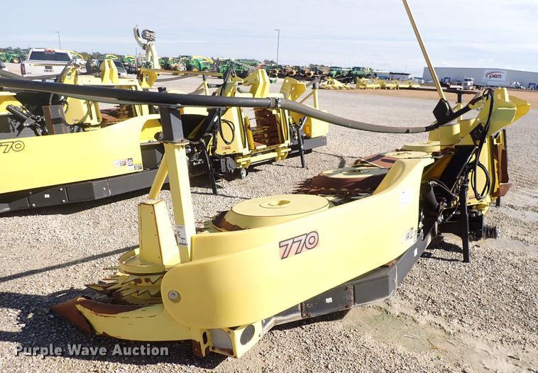 image for item DN2194 2016 John Deere 770  rotary forage head