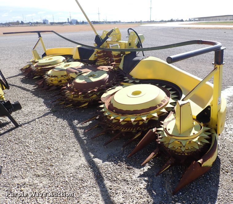 image for item DN2194 2016 John Deere 770  rotary forage head