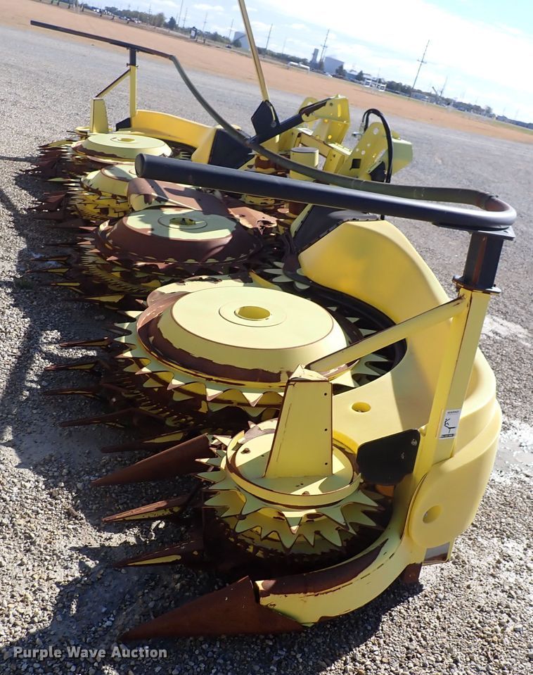 image for item DN2194 2016 John Deere 770  rotary forage head