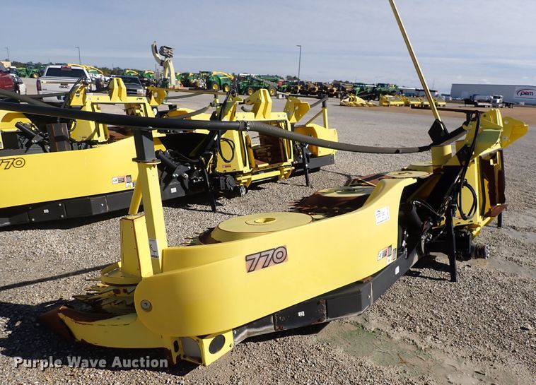 image for item DN2194 2016 John Deere 770  rotary forage head