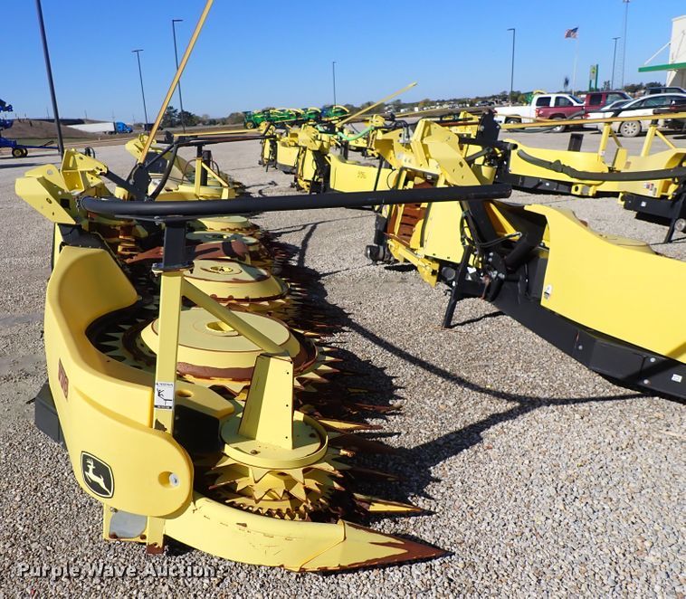 image for item DN2194 2016 John Deere 770  rotary forage head