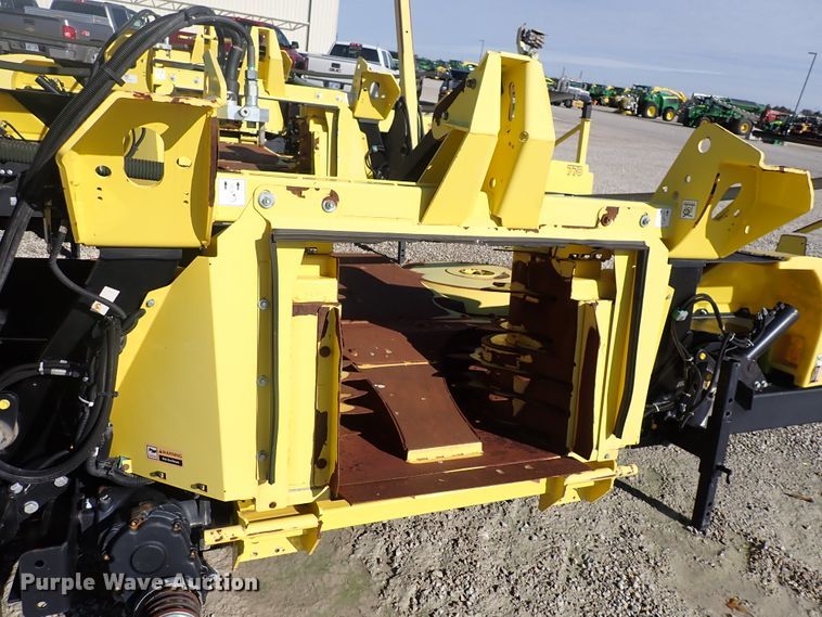 image for item DN2194 2016 John Deere 770  rotary forage head