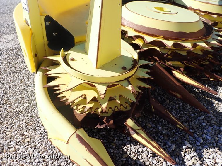 image for item DN2194 2016 John Deere 770  rotary forage head