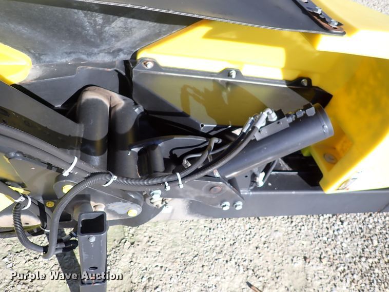 image for item DN2194 2016 John Deere 770  rotary forage head