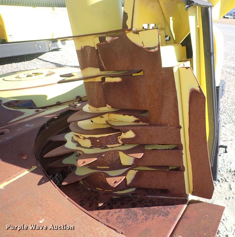 image for item DN2194 2016 John Deere 770  rotary forage head