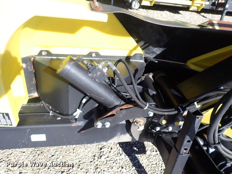 image for item DN2194 2016 John Deere 770  rotary forage head