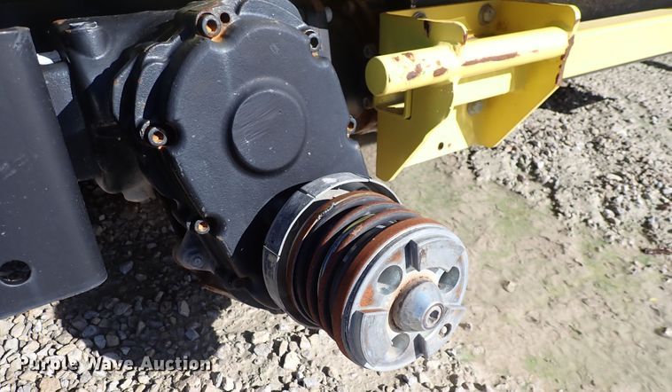 image for item DN2194 2016 John Deere 770  rotary forage head