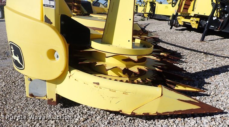 image for item DN2194 2016 John Deere 770  rotary forage head