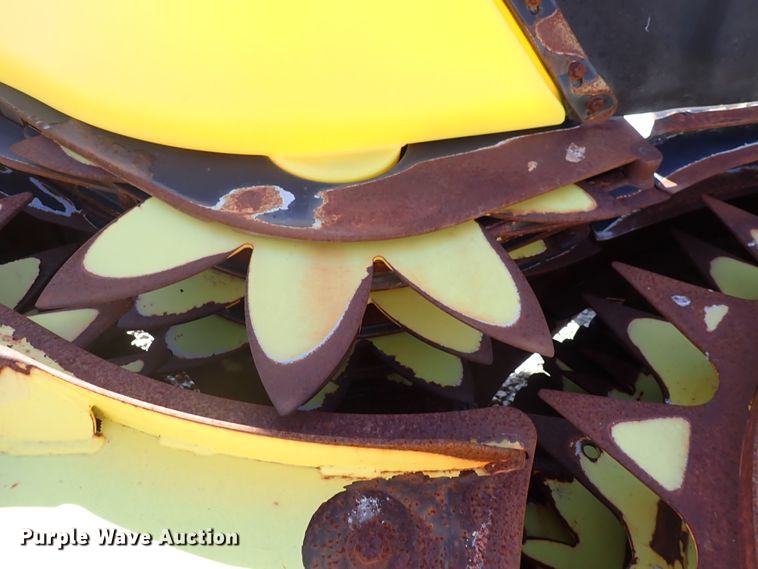 image for item DN2194 2016 John Deere 770  rotary forage head