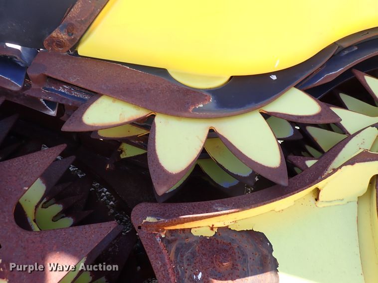 image for item DN2194 2016 John Deere 770  rotary forage head
