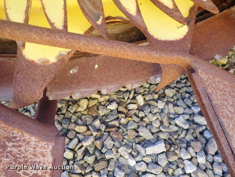 image for item DN2194 2016 John Deere 770  rotary forage head