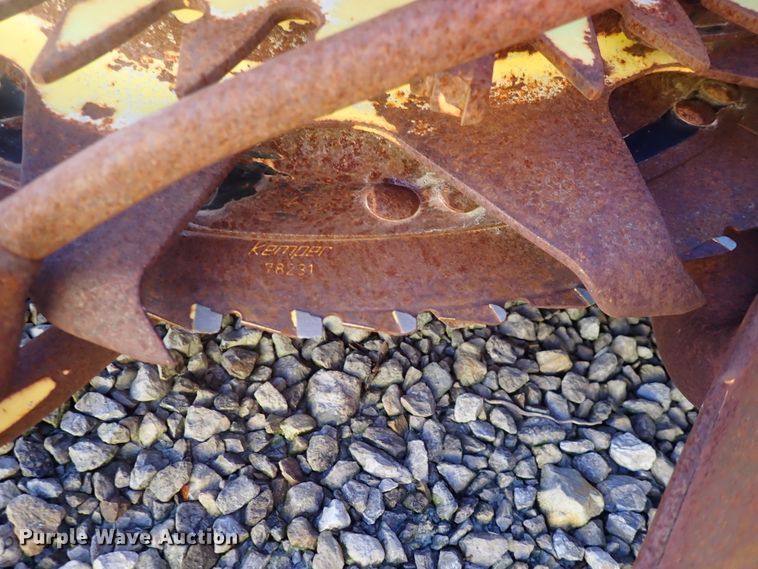 image for item DN2194 2016 John Deere 770  rotary forage head