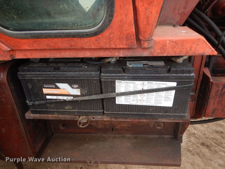 image for item DN6250 1974 Allis Chalmers 7040  tractor