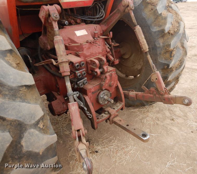 image for item DN6250 1974 Allis Chalmers 7040  tractor