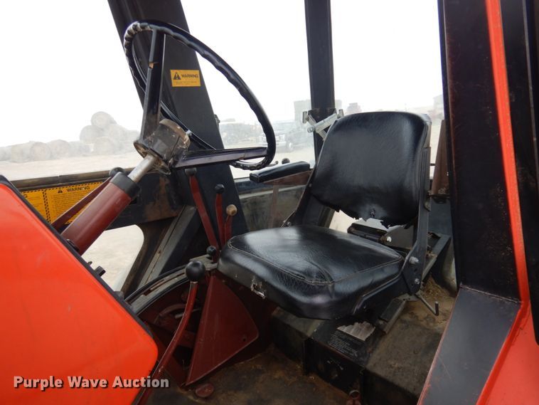 image for item DN6250 1974 Allis Chalmers 7040  tractor